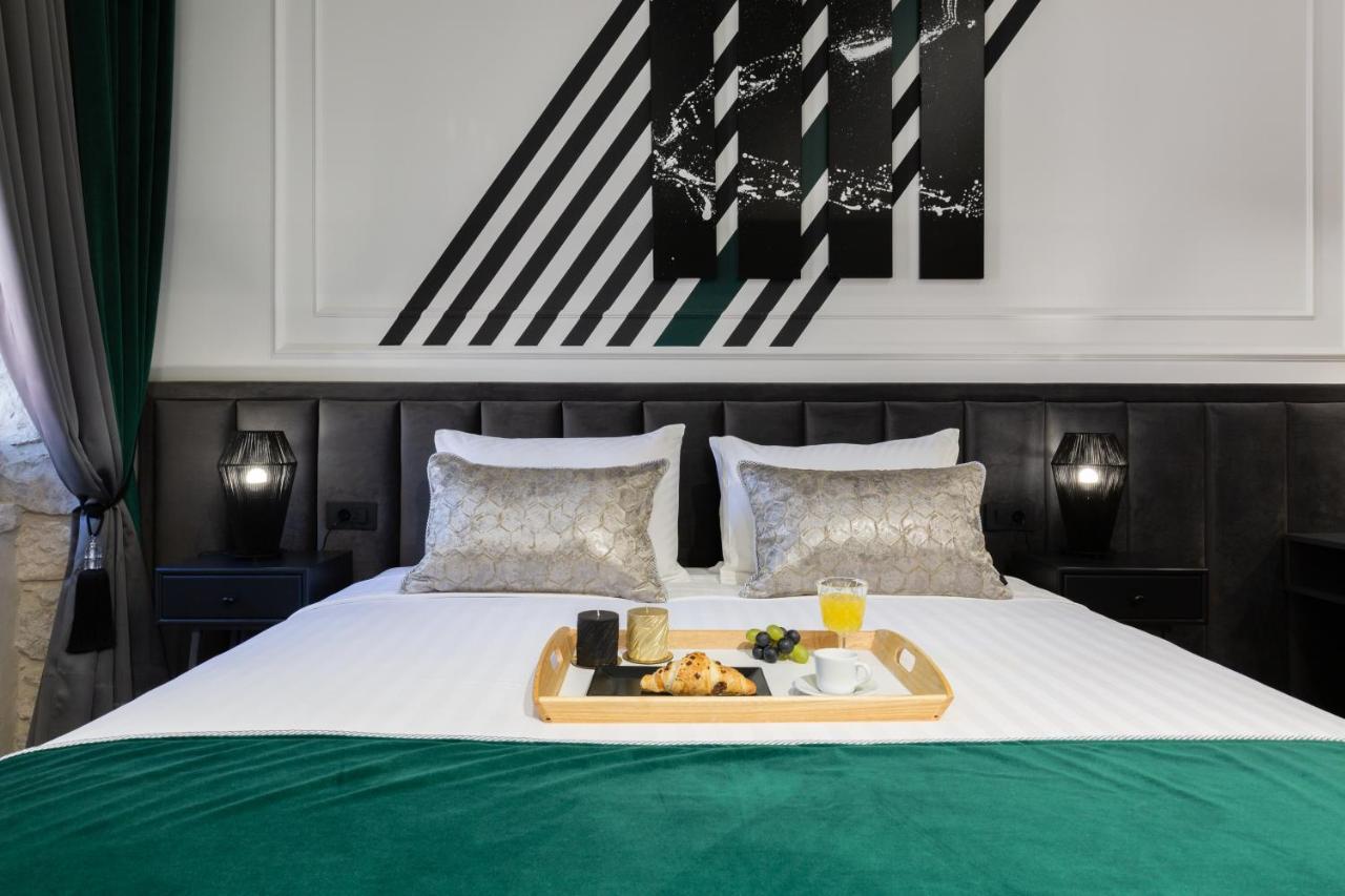 Dezign Superior & Guest house