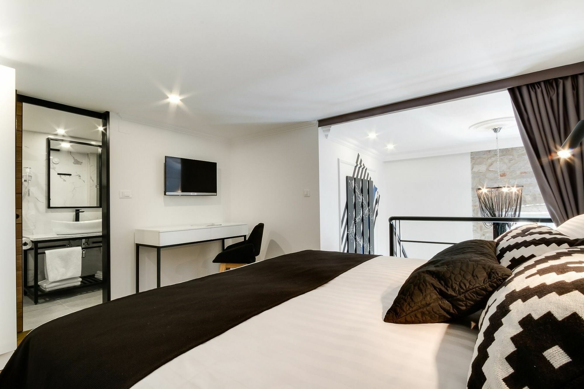 Guest house Dezign Superior &