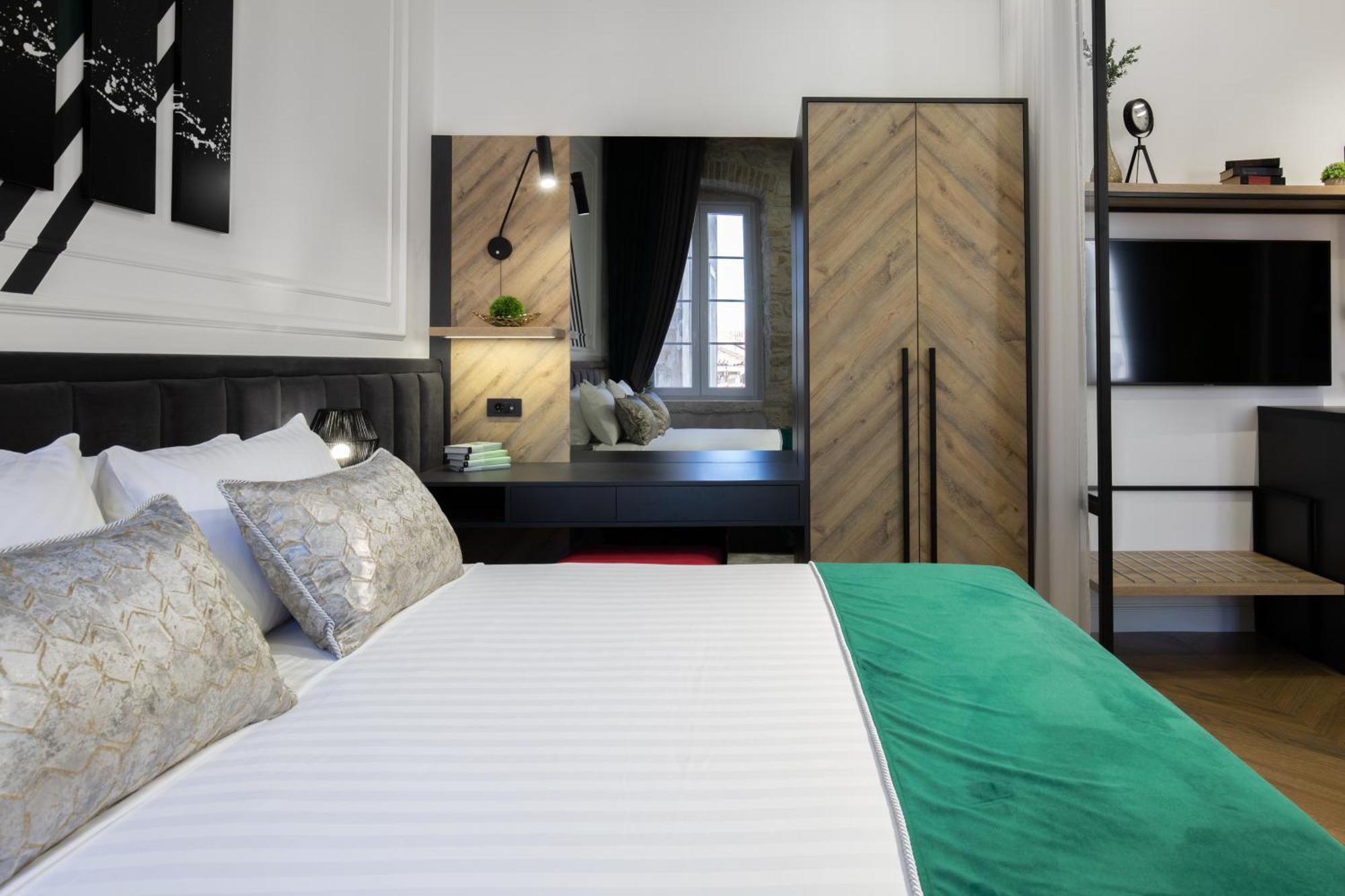 Penzión pre hostí Dezign Superior & 4*