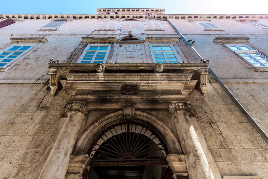 Penzión pre hostí Dezign Superior &
